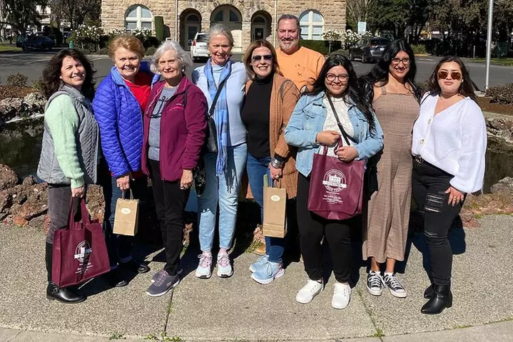 #1 Sonoma Walking Food, Wine Tasting & History Tour (Public Tour)