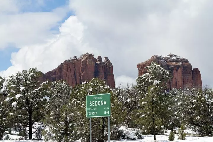 Arizona Winery All-Inclusive Tour with Lunch & Tastings