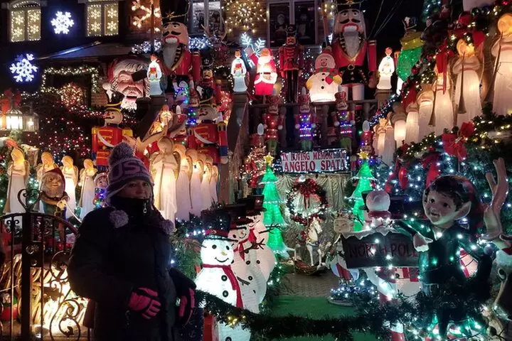 Christmas Lights Tour of Dyker Heights Brooklyn