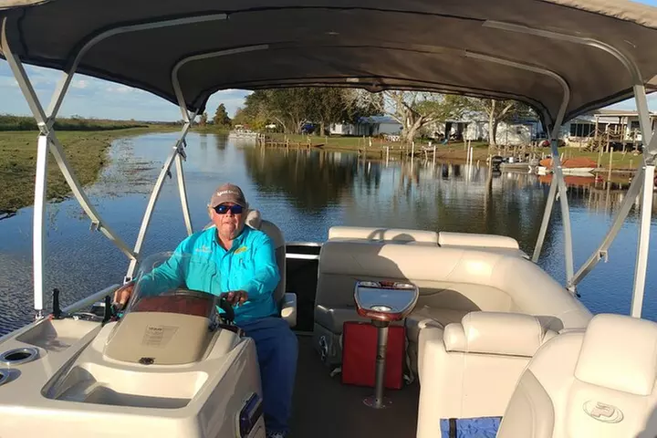Private Pontoon Fishing Charter on Lake Tohopekaliga in FL