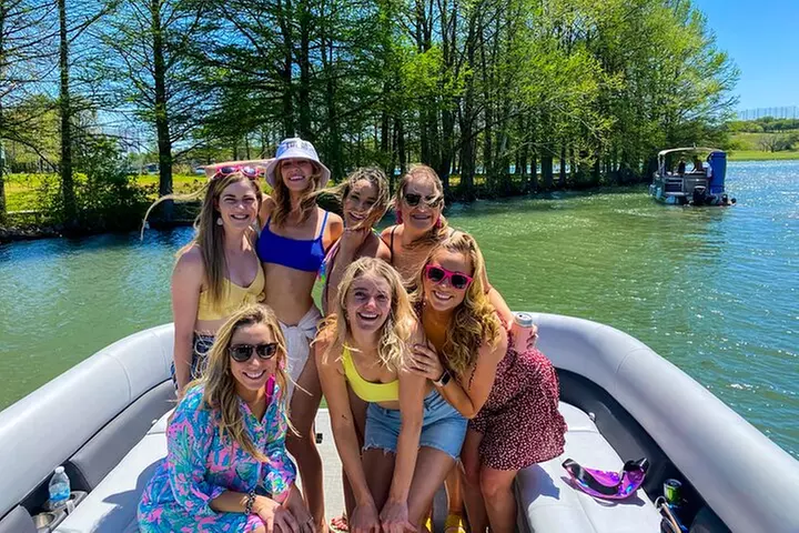 Private Lake Austin Boat Cruise: 2-Hour, Fully Shaded (Up to 13)