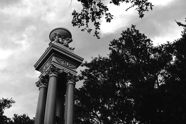 Genteel and Bard's Savannah Dark History and Ghost Encounter Walkin...