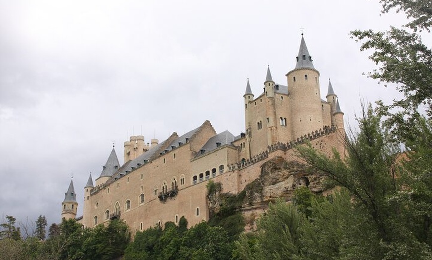 Image 17: Tour de Día Completo a Ávila y Segovia con Visita Guíada