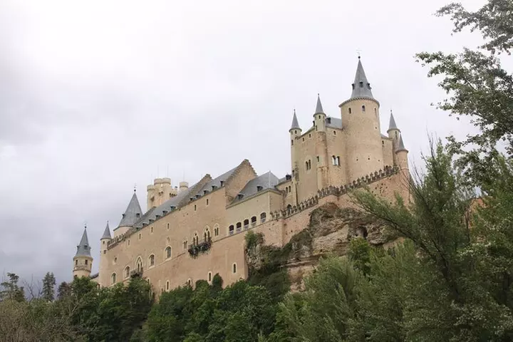 Madrid a Ávila & Segovia : Tour de día completo por los puntos culm...