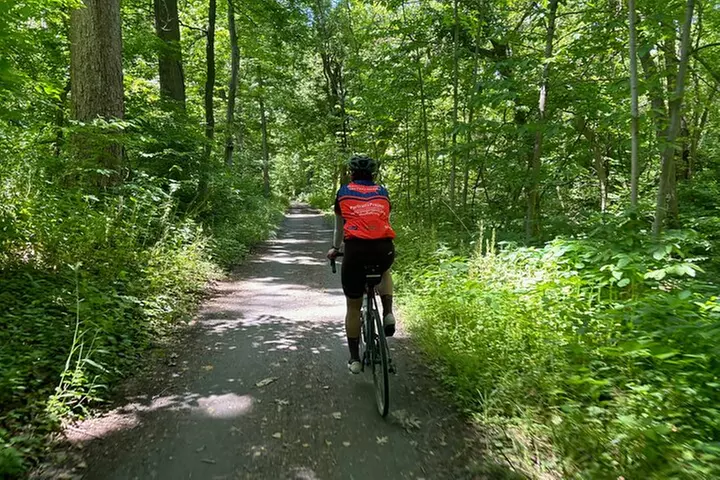 Small Group Bike Tours From Chicago to Lake Geneva