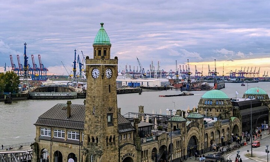 Image 8: Selbstgeführte Sightseeing Schnitzeljagd für Familien in Hamburg
