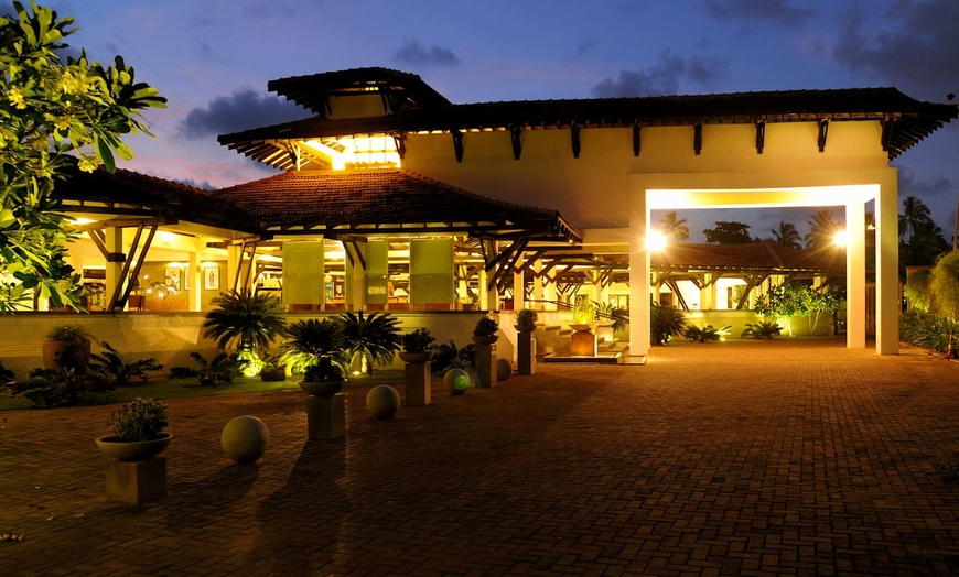 Image 27: ✈ SRI LANKA | - Club Hotel Dolphin 4* - Spa