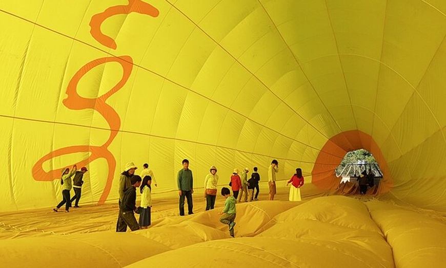 Image 15: Cairns Classic Hot Air Balloon ride