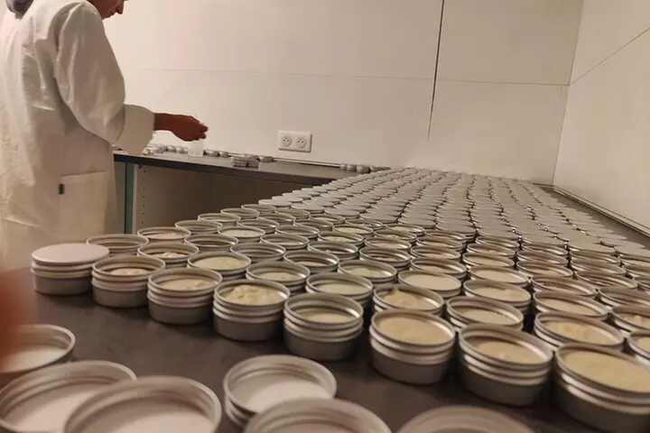 Fabrication de Cosmétique Naturelle à Cargèse