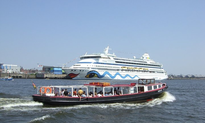 Image 4: Hamburger Hafenrundfahrt mit einer Barkasse