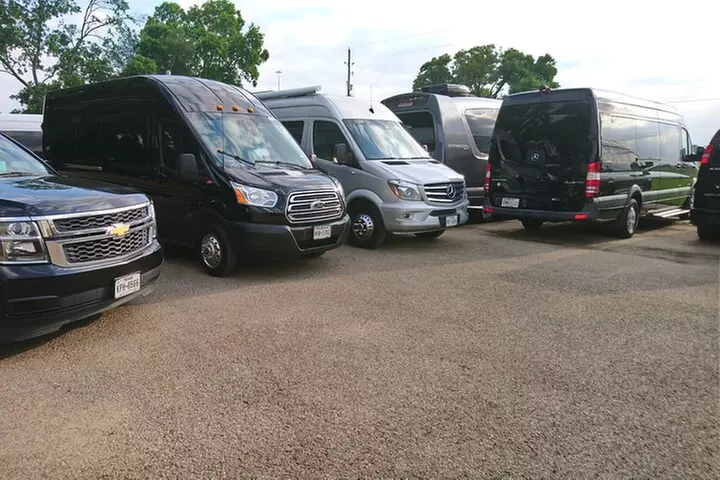 Private Shuttle Galveston to Hobby Airport (HOU) For 10 Travelers