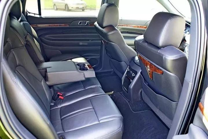 One-Way Private Transfer from Downtown Chicago to ORD by Sedan