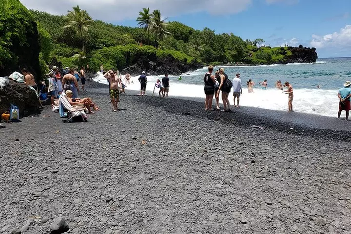 Maui Tour : Road to Hana Day Trip from Lahaina with Pick-up