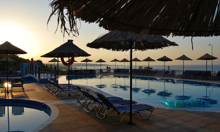 Image 36: ✈ CRETE | Hersonissos - Mediterraneo Hotel 4* - Outdoor swimming pool