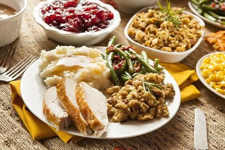 Thanksgiving Dinner Cruise Aboard the Quicksilver From Lahaina Harbor - Second Medium