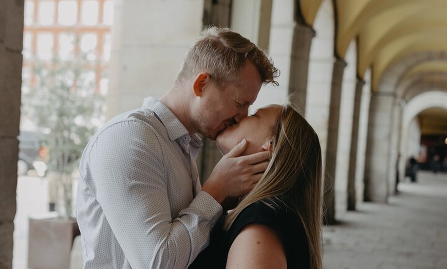 Image 33: Sesión de fotos en pareja & tour fotográfico, Madrid