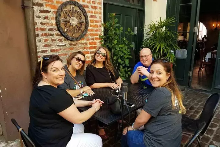French Quarter Small-Group Cocktail and Foodie Crawl