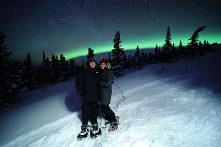 Best Northern Lights Aurora Adventure FREE Portraits & Hot Pizza