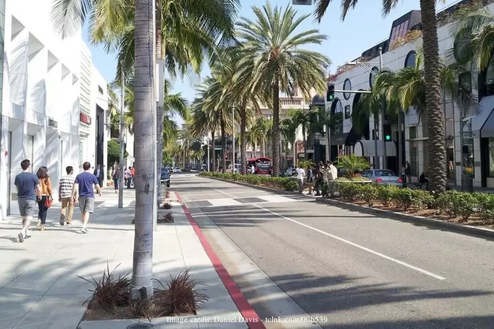 LA's Fashion & Flower District: Private Half-Day Walking Tour - Second Medium