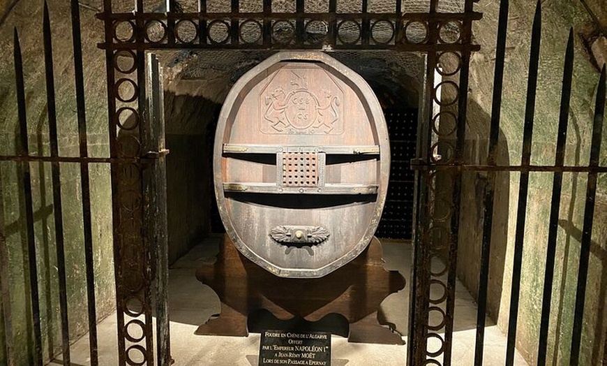 Image 12: DeLuxe DOM PERIGNON Caves Ruinart Dégustations Déjeuner Michelin