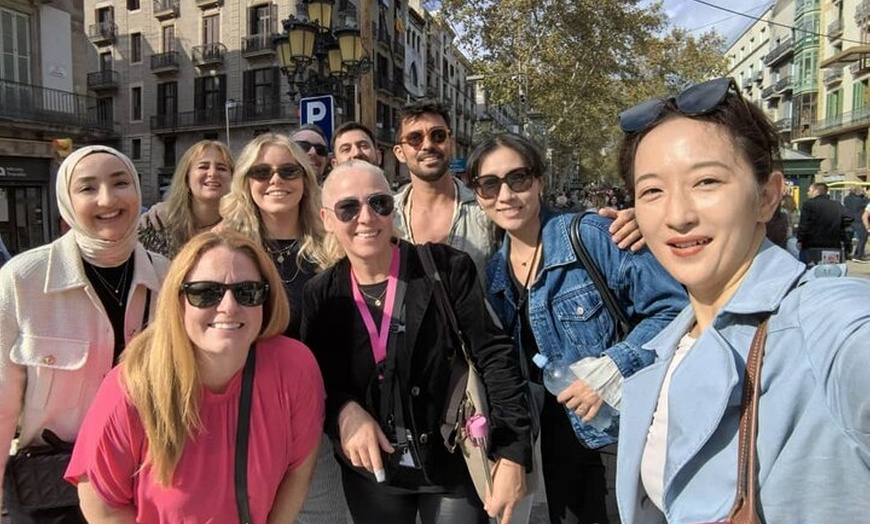 Image 4: Visita a pie del casco antiguo y el barrio gótico de Barcelona