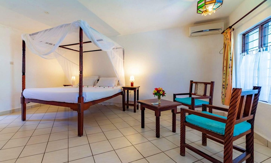 Image 5: ✈ KENYA | Diani Beach - Diani Sea Lodge - All Inclusive 4* - Tout i...