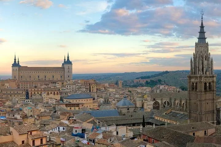 Tour Toledo y Segovia con Catedral y Alcázar Entradas y almuerzo