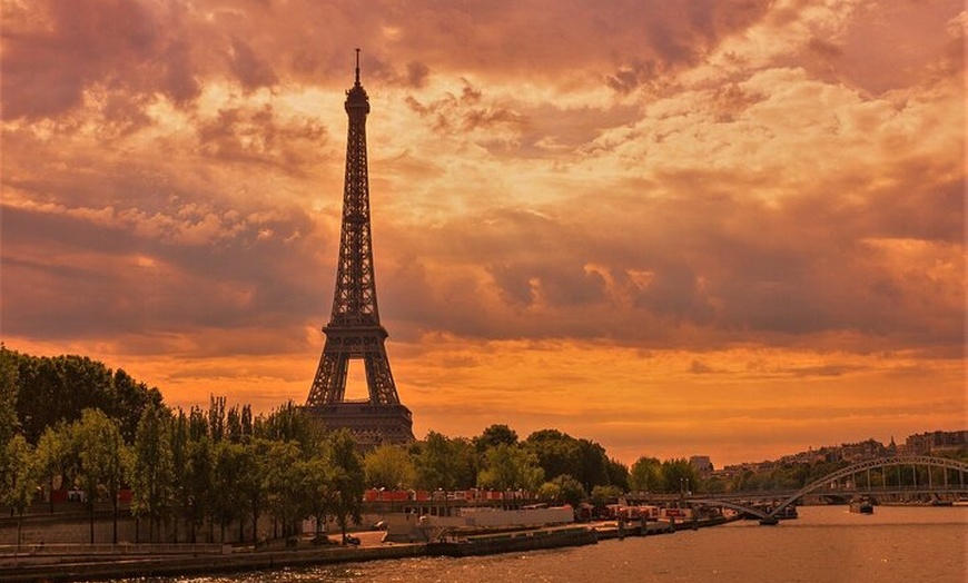 Image 11: Croisière sur la Seine et dégustation de crêpe près de la tour Eiffel