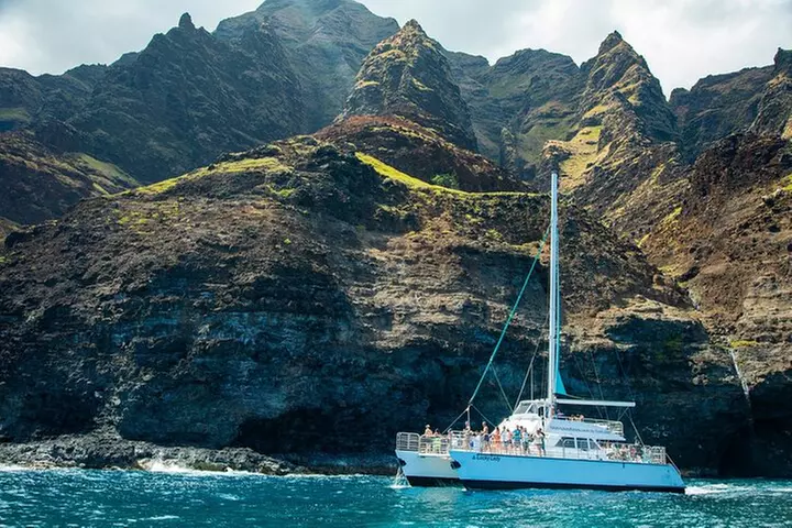 Deluxe Na Pali Morning Snorkel Tour on the Lucky Lady