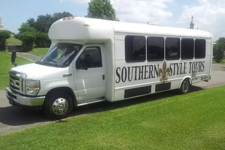 Oak Alley Plantation and New Orleans City Tour