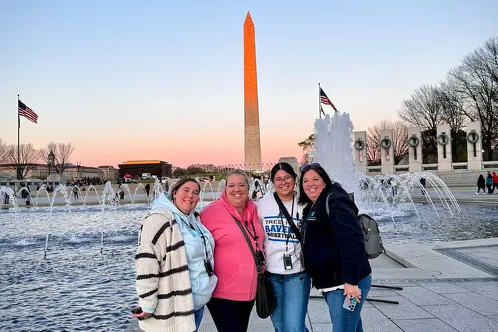DC Night Tour With Magic LED- Pick Up/Drop, Snacks, LED Bracelets