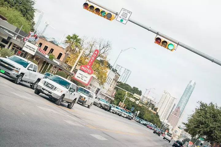Best of Austin Small-Group Driving Tour with Local Guide
