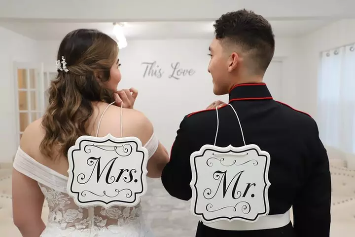 Quickie Las Vegas Wedding at Paradise Wedding Chapel