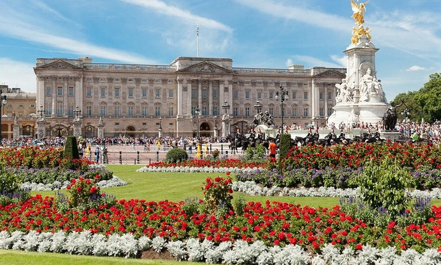 Image 5: Buckingham Palace Entrance Ticket & Changing of the Guard Tour