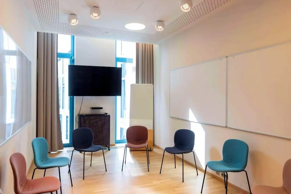 ✈ DEUTSCHLAND | Hamburg - Scandic Hamburg Emporio 4*, 2 Nächte