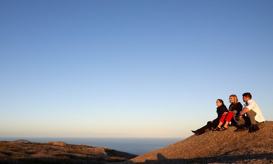 Image 7: The Gap and Natural Wonders