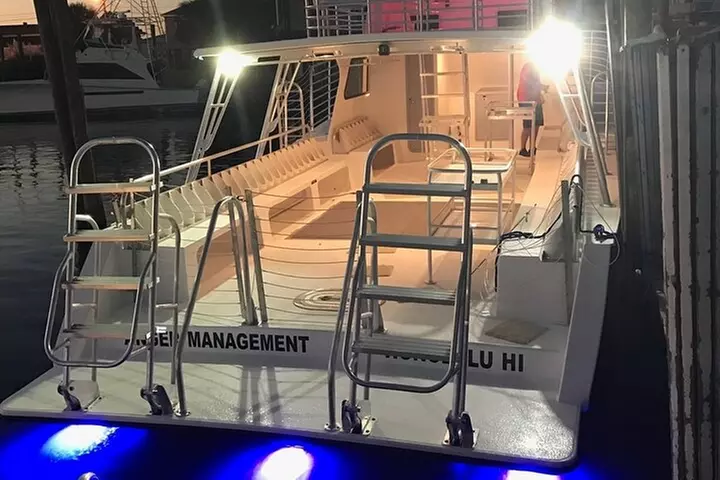 Waikiki to Diamondhead: Sunset BYOB Cruise