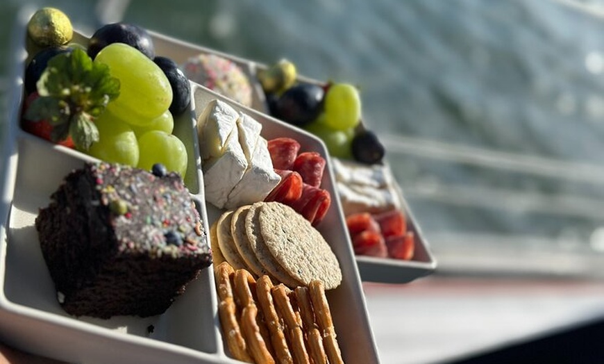 Image 12: Gold Coast 2 hour Sunset Sailing Cruise with Drinks&Tasting Plate