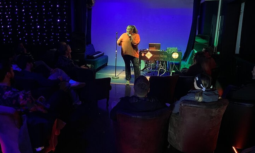 Image 4: Friday Funnies Englisch Comedy Showcase FREE SHOT