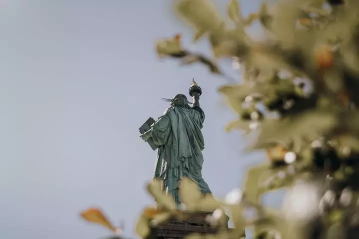 Statue of Liberty and Ellis Island Guided Tour with Ferry