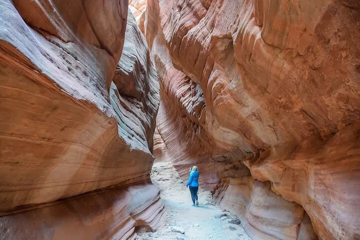 Peekaboo Slot Canyon 4WD Tour