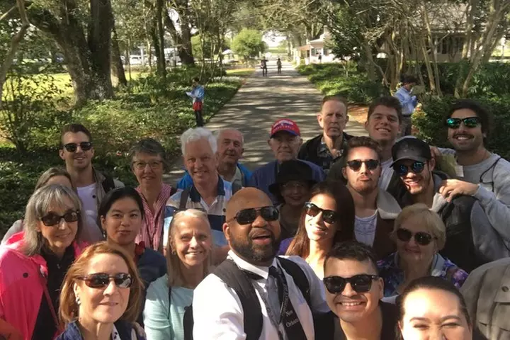 Oak Alley Plantation and Airboat Combo Tour by Bus