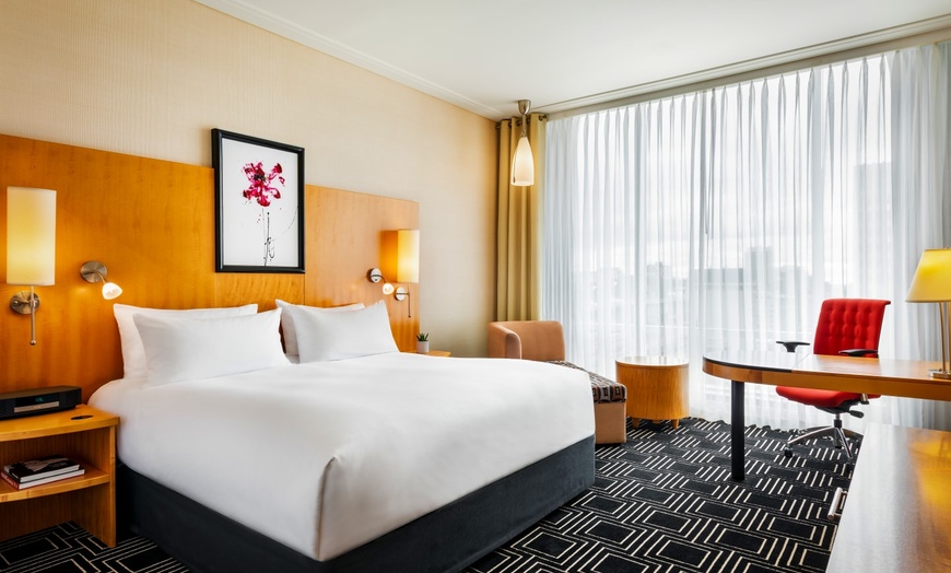 Image 3: ✈ CANADA | Montreal - Sofitel Montreal Golden Mile 5* - Premium