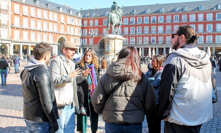 Image 12: Tour de tapas, vino e historia de Madrid