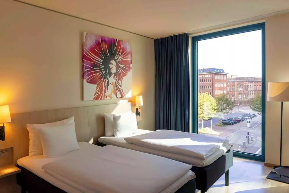 ✈ DEUTSCHLAND | Hamburg - Scandic Hamburg Emporio 4*, 2 Nächte