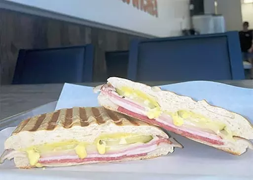 5% Cash Back at Slam Dunk Sandwiches