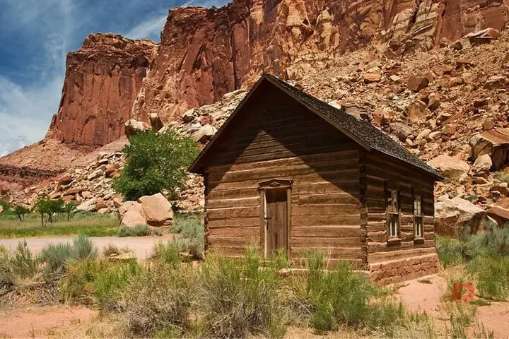 Self-Guided Audio Driving Tour in Capitol Reef
