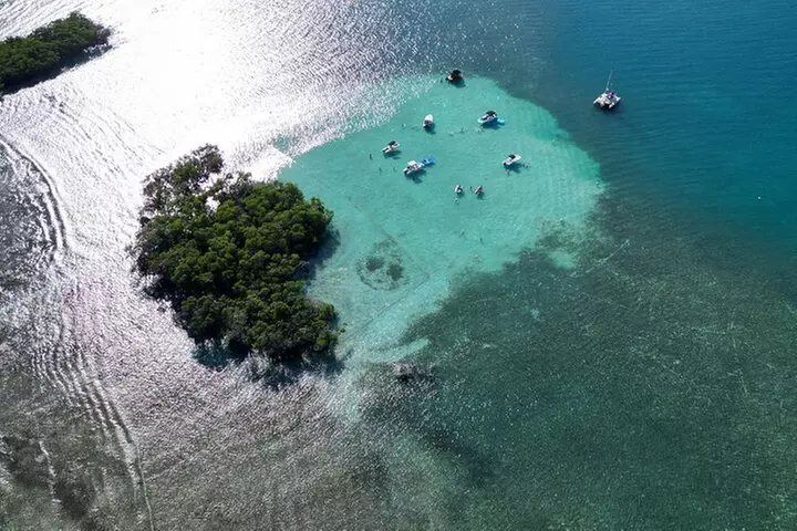 4 hours Tour in La Parguera Private Boat Charter - Second Medium