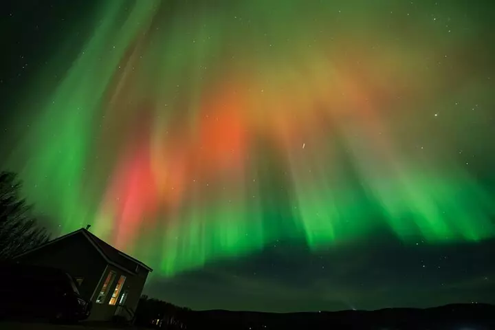 Lucky Bear Aurora Lodge Viewing with Photography - Primary Image