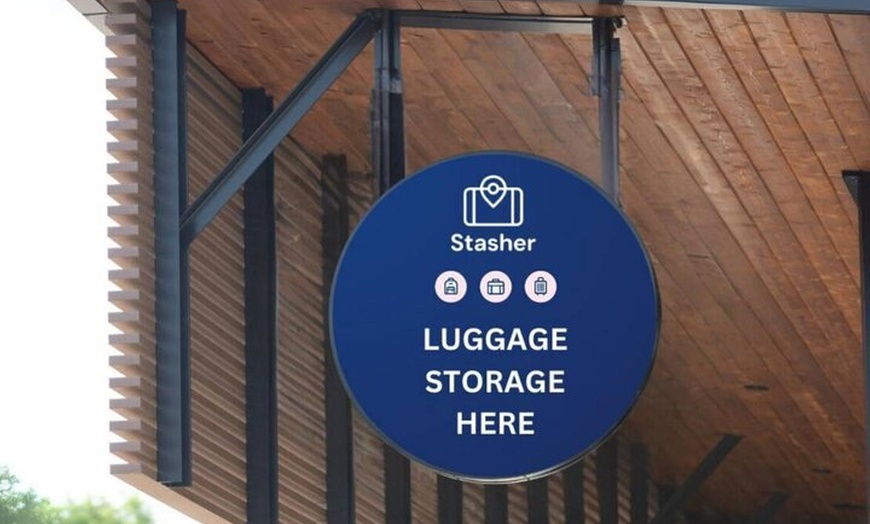 Image 2: Luggage Storage in Edinburgh Close to Edinburgh Castle